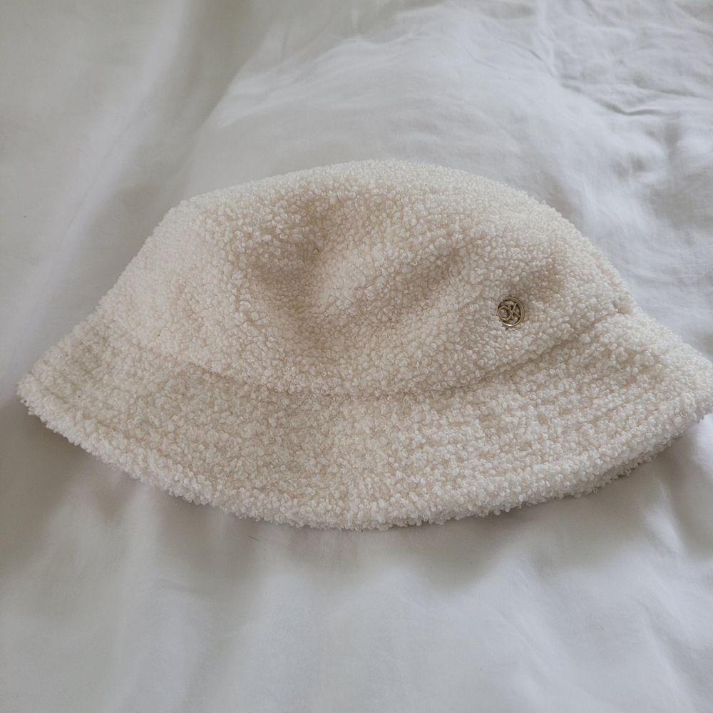 Calvin Klein sherpa bucket hat